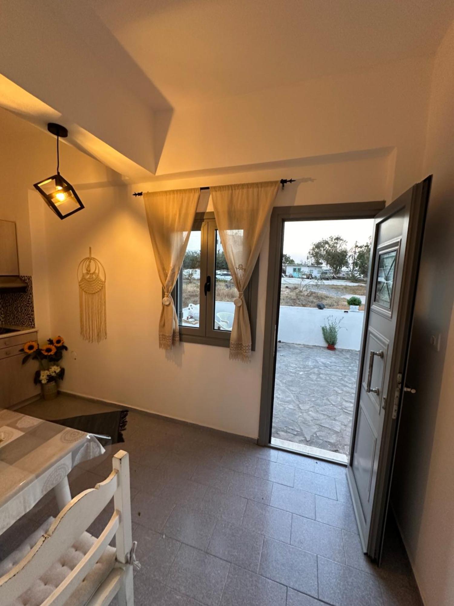 Nicole Rooms Santorini Vóthon Exterior foto