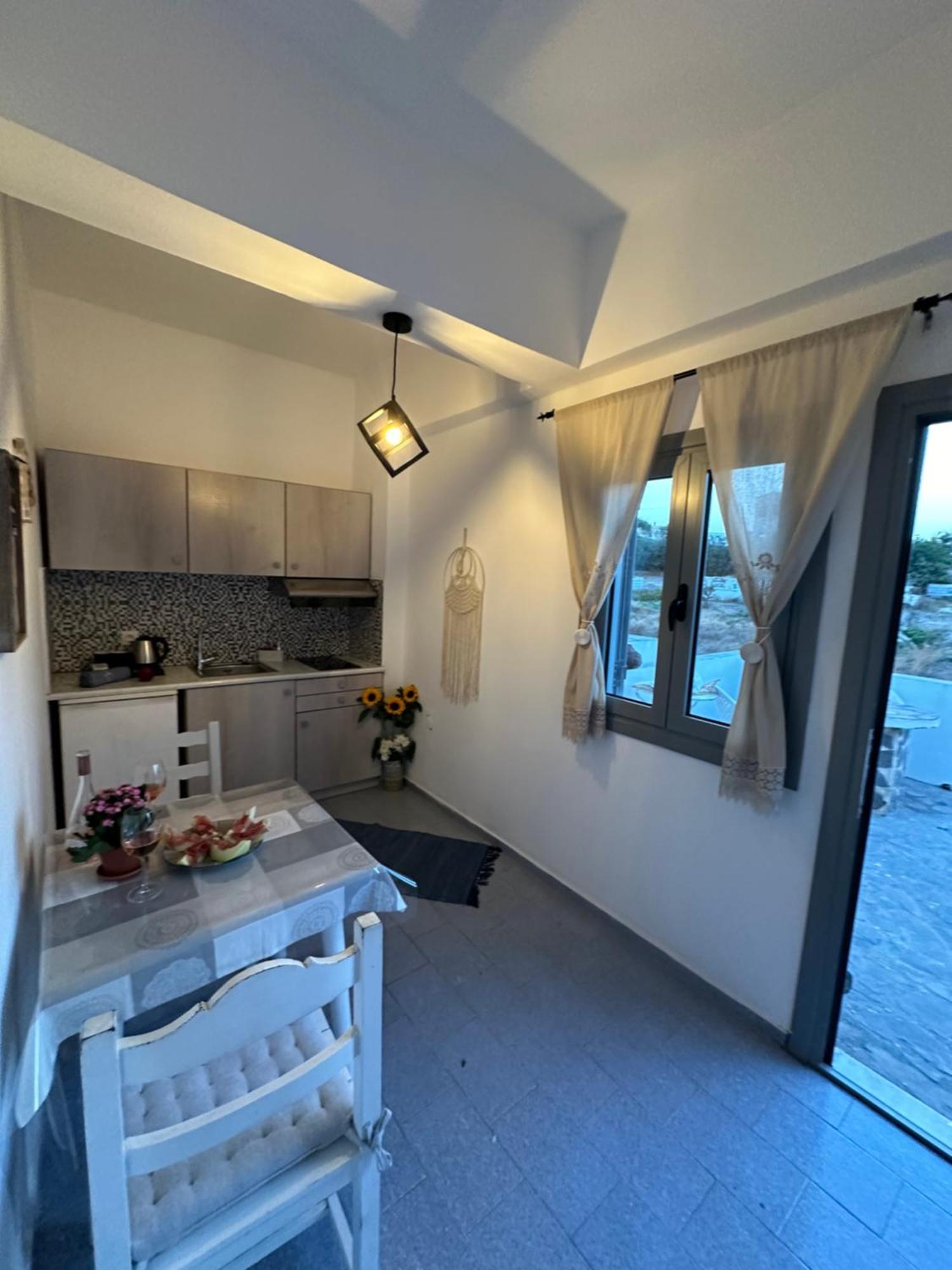 Nicole Rooms Santorini Vóthon Exterior foto