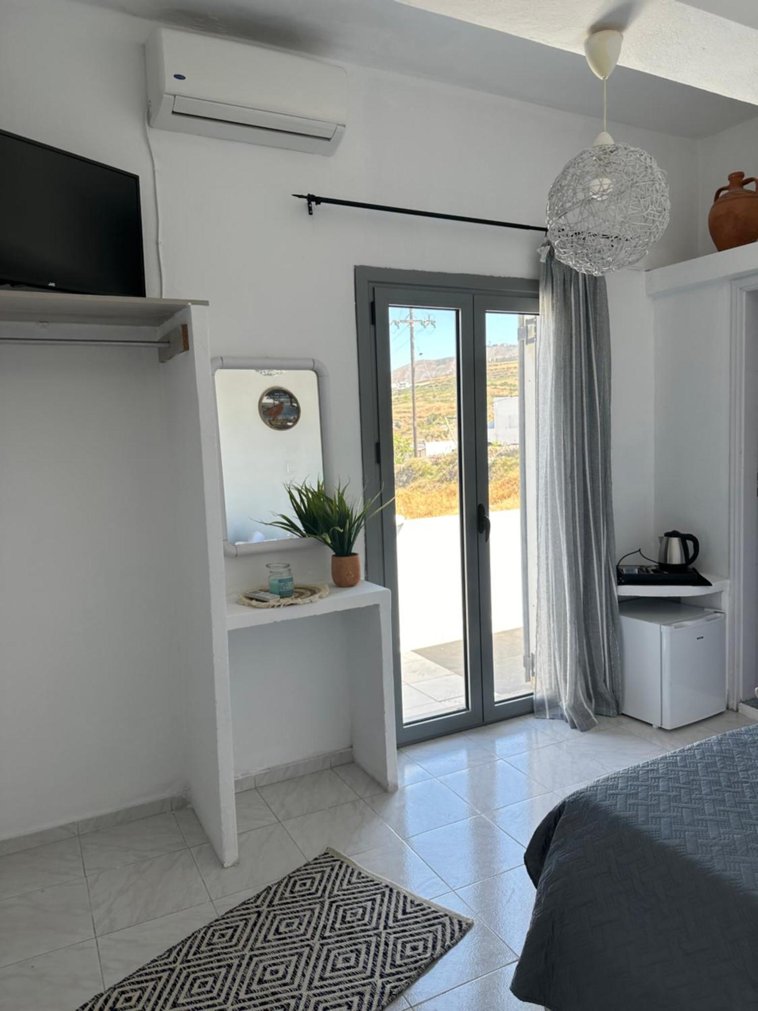 Nicole Rooms Santorini Vóthon Exterior foto