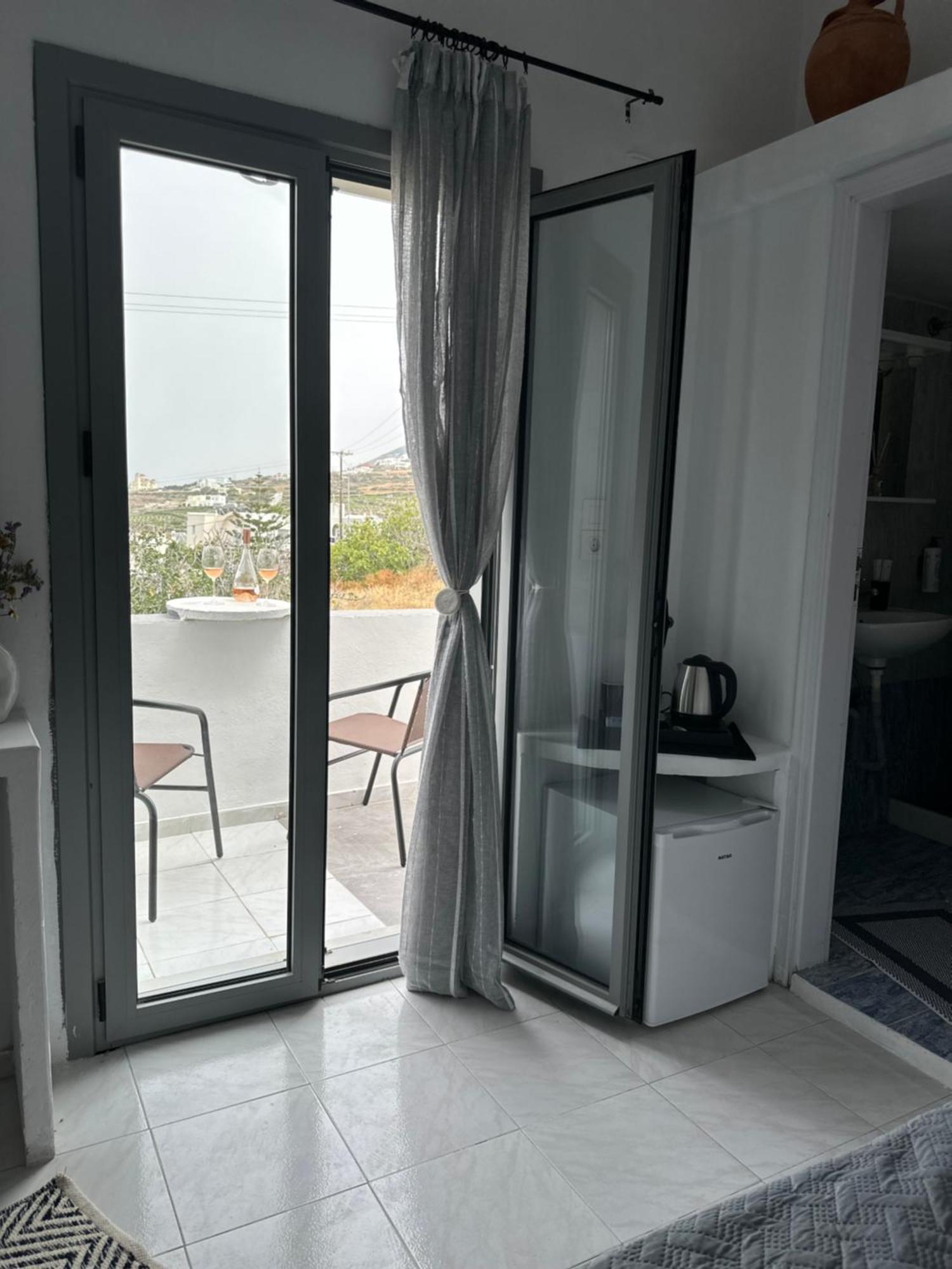 Nicole Rooms Santorini Vóthon Exterior foto